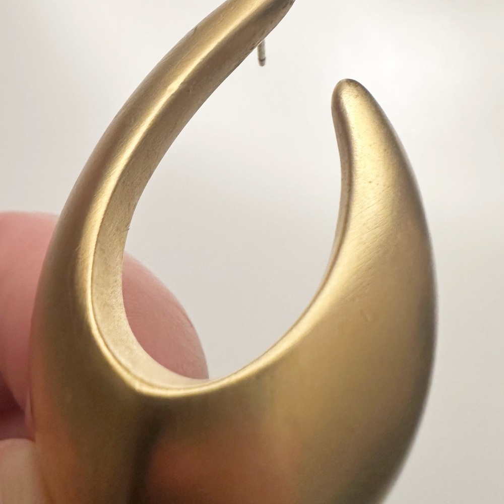 Vintage Givenchy Chunky Gold Earrings Signed Paris New York - Picture 6 of 6